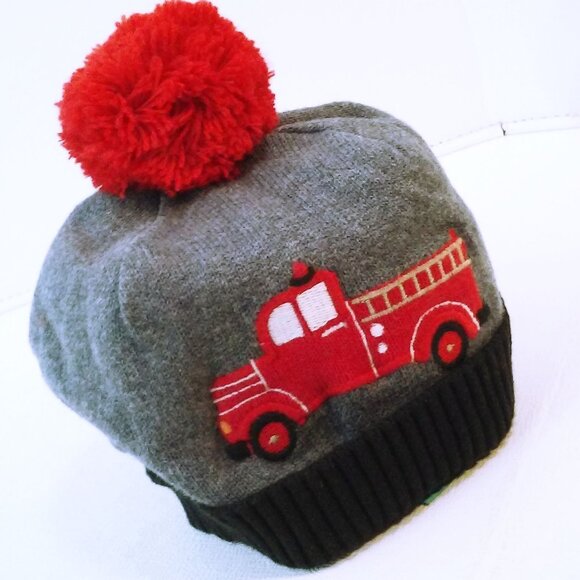 NWT 2016 Gymboree Knit Beanie Cap Unisex Boy 12-24mos Firetruck PomPom Cotton - Picture 1 of 13